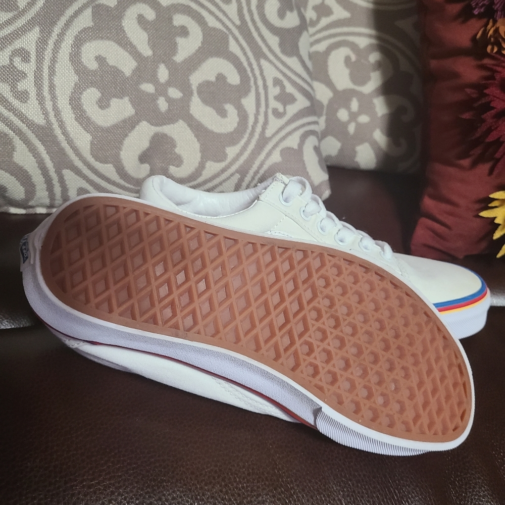 Vans - Picture 5 of 6